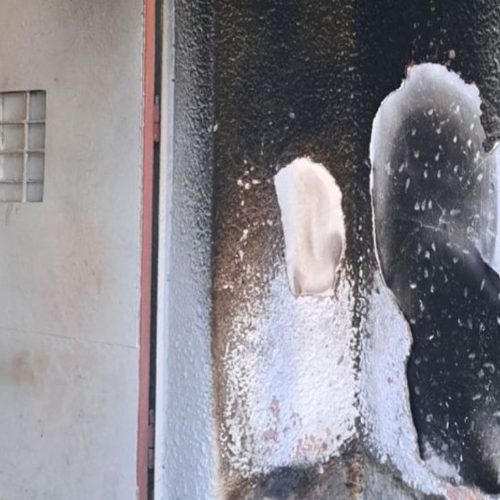 Απόπειρα εμπρησμού σε σχολείο στον Τύρναβο – Συνελήφθησαν δύο νεαροί