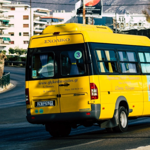 Μπλόκα και σαρωτικοί έλεγχοι στα σχολικά λεωφορεία της Αθήνας – Πρόστιμα εκατοντάδων ευρώ με το «καλημέρα»