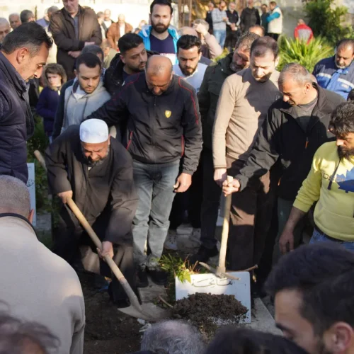 «Ήταν ακόμα παιδί»: Θλίψη και φόβος στο νοσοκομείο της Λατάκειας