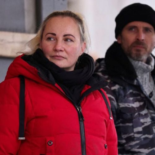 Η ΕΕ επιβάλλει κυρώσεις σε τρεις ακτιβιστές υπέρ του «ΚΡΕΜΛΙΝΟΥ»