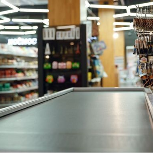 Άνδρας έκλεψε προϊόντα από ράφια σούπερ μάρκετ