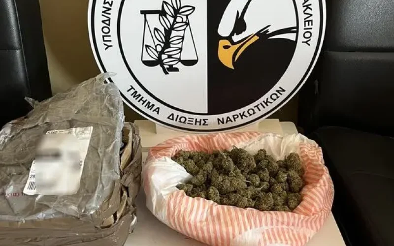 Μαθητές πίσω από παραλαβή δέματος με ναρκωτικά