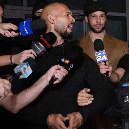 «ΜΕ ΣΤΑΓΓΑΛΙΣΕ ΚΑΙ ΜΕ ΒΙΑΣΕ» – Νέες καταγγελίες εναντίον Άντριου Τέιτ