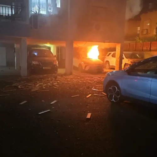 Κλιμάκωση στη Μέση Ανατολή: Δύο νεκροί στο Τελ Αβίβ από ιρανικές βόμβες διασποράς – Απειλές για «σκληρή εκδίκηση»