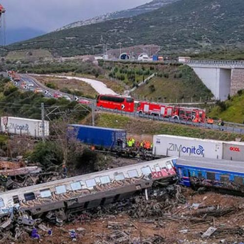 Τέμπη: Νέοι διάλογοι πριν και μετά την τραγωδία – “Εχει γίνει μακελειό”