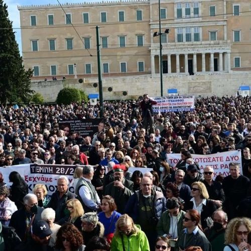 Τέμπη: Και 2ος απεργός πείνας στην πλατεία Συντάγματος