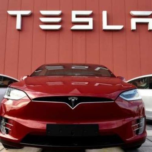 Οι πωλήσεις της Tesla πέφτουν κατά 76% στη Γερμανία λόγω των υποστήριξης του Μασκ στις εσωτερικές πολιτικές της χώρας