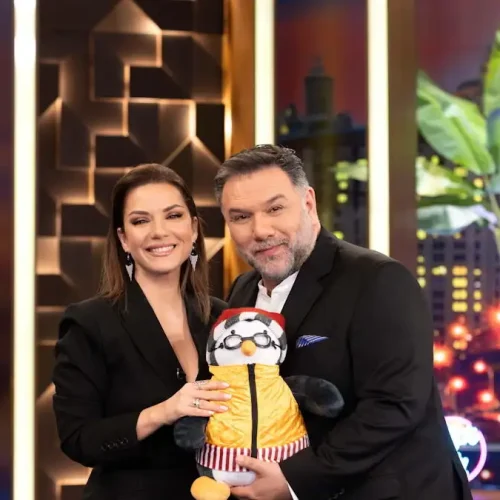 The 2Night Show: Φωτεινή Πετρογιάννη και Βάσω Λασκαράκη καλεσμένες απόψε στον Γρηγόρη Αρναούτογλου