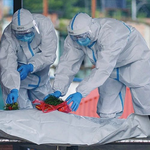 Μακάβριος χαμός στα κοιμητήρια με ευθύνη της κυβέρνησης