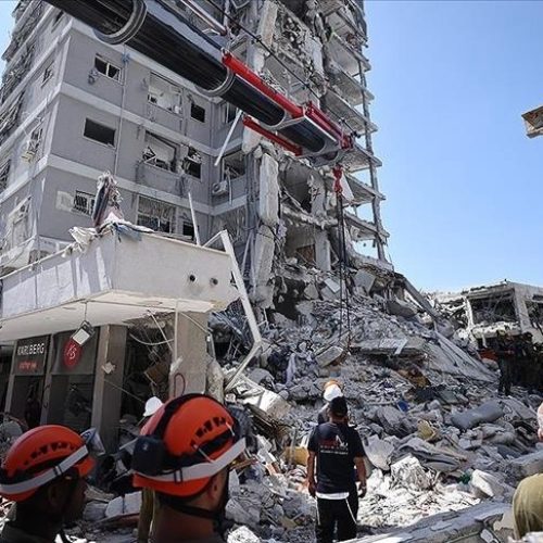 Το Ιράν ανακαλεί όλους τους γιατρούς και τους νοσηλευτές από την άδεια