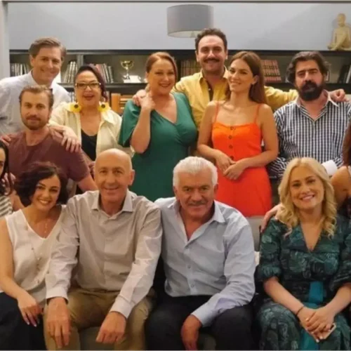 “Το σόι σου”: Θα δούμε τελικά στις οθόνες μας τον νέο κύκλο επεισοδίων της δημοφιλούς σειράς του ALPHA;