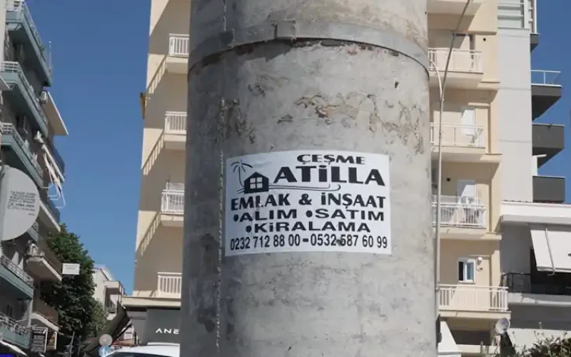 Αλωνίζουν τα τουρκικά μεσιτικά στην Θράκη! Αφίσες, αυτοκόλλητα και τουρκικά κεφάλαια στον Έβρο