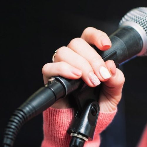 Από τις «ΠΙΣΤΕΣ» στο Αυτόφωρο! – «ΤΡΑΓΟΥΔΙΣΤΡΙΑ» ένοχη για κλοπή και απάτη