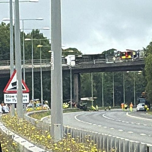 Απίστευτο περιστατικό: Τρακτέρ έπεσε από γέφυρα!