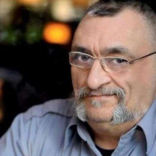Εκπλήρωσαν την τελευταία επιθυμία του Ιάσωνα Τριανταφυλλίδη: Σκόρπισαν τις στάχτες του στη θάλασσα του Λουτρακίου