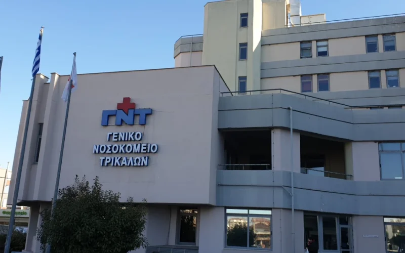 Τρίκαλα: Μάχη για τη ζωή του δίνει 65χρονος στη ΜΕΘ μετά από πνιγμό με φαγητό σε ταχυφαγείο