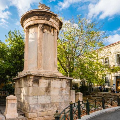 Η διαμάχη για την ιδιοκτησία του μνημείου του Λυσικράτη στην Πλάκα