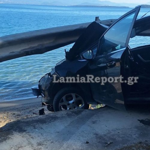 Έχασε τον έλεγχο του αυτοκινήτου και «καρφώθηκε» στις μπάρες