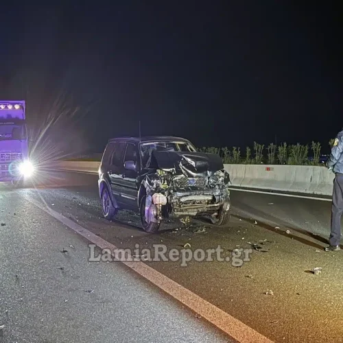 Σοβαρό τροχαίο στη Λαμία: Αυτοκίνητο έπεσε πίσω από φορτηγό που δεν είχε φώτα – Στο νοσοκομείο ο οδηγός
