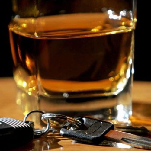 Αλκοόλ στο τιμόνι: Πότε ο οδηγός μένει χωρίς ασφαλιστική κάλυψη