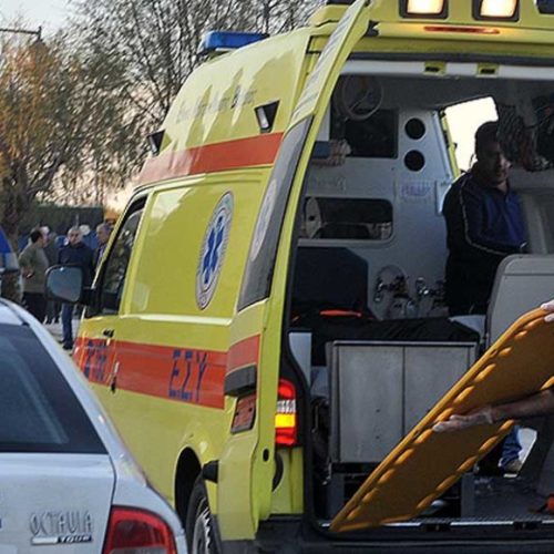 Τραγωδία στην άσφαλτο – Νεκρός και τραυματίες – Οχημα «καρφώθηκε» σε δέντρο