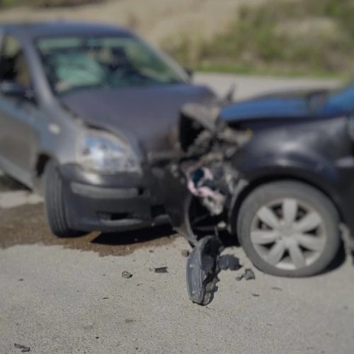 Τρόμος στην Εύβοια: Σοβαρό τροχαίο με πέντε εμπλεκόμενους – Στο σημείο ΕΚΑΒ και Πυροσβεστική!