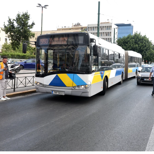 Λεωφορείο συγκρούστηκε με ΙΧ – 6 τραυματίες