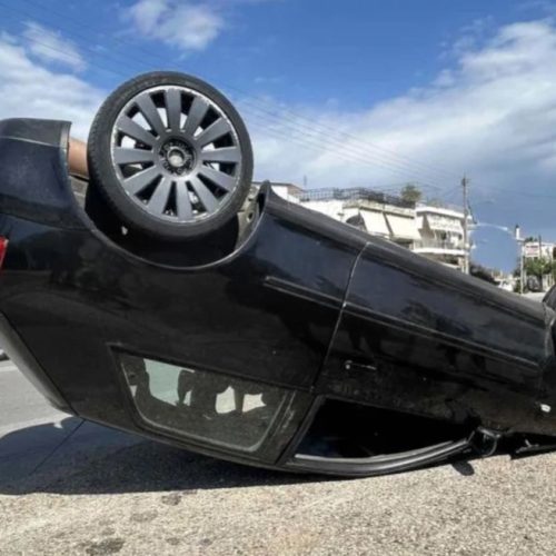 Τροχαίο «σοκ» στον Πύργο: Αυτοκίνητο «τούμπαρε» στην Αλφειού μετά από σφοδρή σύγκρουση – Από θαύμα βγήκε ζωντανός