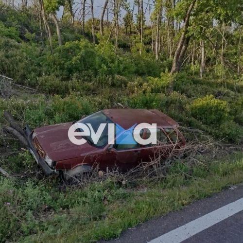ΣΟΚ! Αυτοκίνητο εκσφενδονίστηκε σε χαντάκι τα ξημερώματα της Πρωτομαγιάς! (Φώτο)
