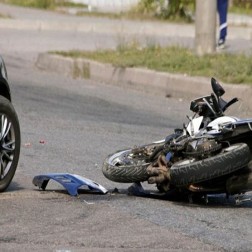 Σοκαριστικό βίντεο: Η μοιραία σύγκρουση 29χρονου μοτοσικλετιστή με νταλίκα στη Θεσσαλονίκη