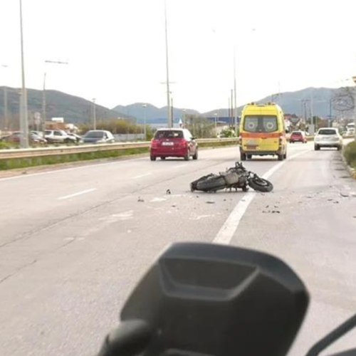 Σοβαρό τροχαίο στα Ιωάννινα: 23χρονη τραυματίας οδηγός μηχανής