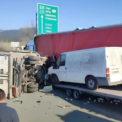 Σοβαρό τροχαίο στην Εγνατία Οδό: Νταλίκα συγκρούστηκε με όχημα οδικής βοήθειας