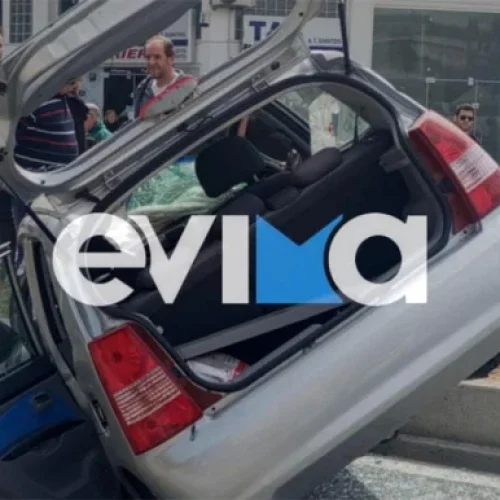 «ΠΑΓΩΣΕ» η Χαλκίδα: Αυτοκίνητο ξέφυγε και διαλύθηκε σε κράσπεδο – Σοβαρά τραυματισμένο ανήλικο κορίτσι
