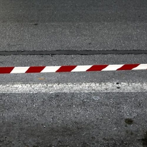 Απίστευτο τροχαίο στον Πύργο – ΙΧ κατέληξε τούμπα σε αυλή μονοκατοικίας [ΦΩΤΟ]