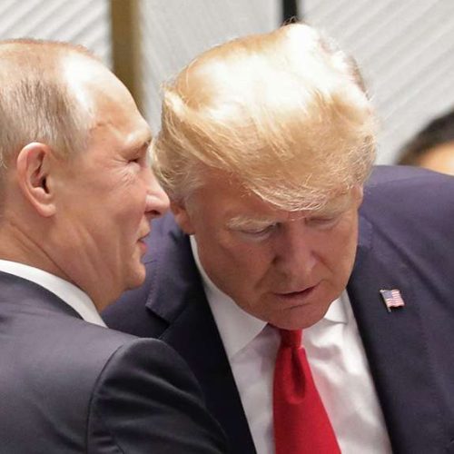 U.S. President Donald Trump and Russian President Vladimir Putin talk before a session of the APEC summit in Danang, Vietnam November 11, 2017. Sputnik/Mikhail Klimentyev/Kremlin via REUTERS ATTENTION EDITORS - THIS IMAGE WAS PROVIDED BY A THIRD PARTY.
