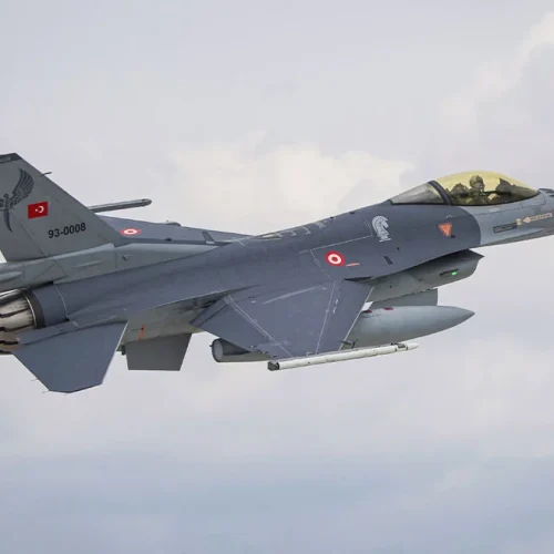 Τουρκική πρόκληση πάνω από τη Λευκωσία: F-16 από τα Κατεχόμενα παραβίασε τον κυπριακό ουρανό