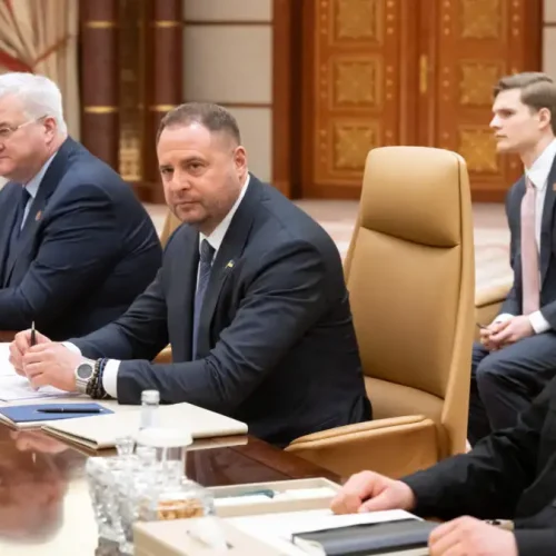 Θετικά τα πρώτα μηνύματα από τις διαπραγματεύσεις ΗΠΑ και Ουκρανίας – «Ξεκίνησαν με πολύ εποικοδομητικό τρόπο»
