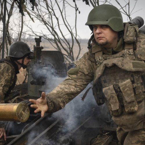 Η Ρωσία «ΑΡΝΕΙΤΑΙ» ότι καθυστερεί τις ειρηνευτικές συνομιλίες – Λέει ότι δεν έχει ληφθεί ακόμη απόφαση για τον τόπο διεξαγωγής τους