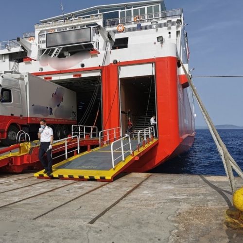 Ντροπή: Άτομο με αναπηρία υποχρεώθηκε να ταξιδέψει εγκλωβισμένος σε γκαράζ πλοίου
