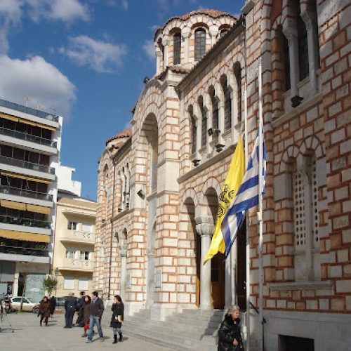 Συγκίνηση στον Βόλο – Πρώτη φορά Θεία Λειτουργία στη νοηματική!