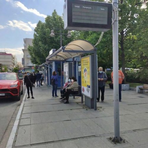 Οδηγός μίας Lamborghini την παράτησε σε στάση λεωφορείου για να γλυτώσει το αλκοτέστ – Τι του έκανε η Τροχαία;