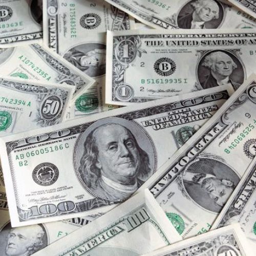 Ο δείκτης δολαρίου ΗΠΑ «ΒΥΘΙΖΕΤΑΙ» σε χαμηλό δύο εβδομάδων λόγω των απειλών του Τραμπ για δασμούς