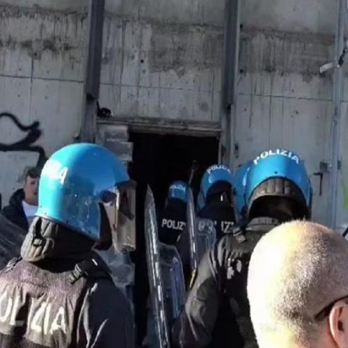 Φρίκη: Ομάδα παράνομων μεταναστών απήγαγε 32χρονη τουρίστρια και την βίαζε ομαδικά επί 72 ώρες