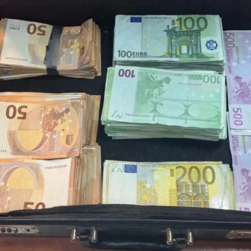 Υπεξαίρεση άνω των 100.000 ευρώ σε πρατήριο καυσίμων στη Χίο – Συνελήφθη 27χρονος υπάλληλος