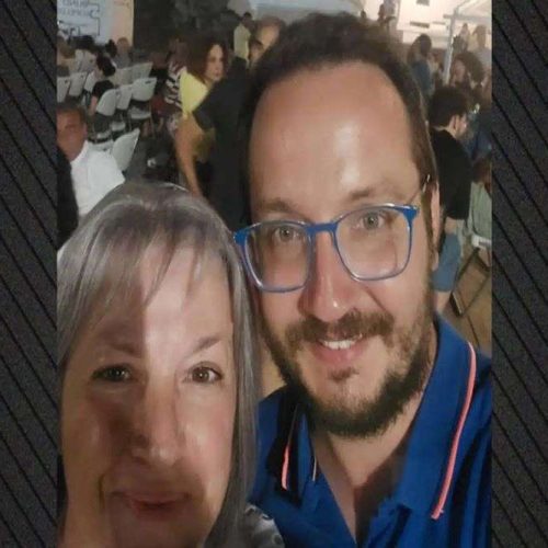 Βασίλης Καλογήρου: Η νέα συγκινητική ανάρτηση της μητέρας του – «Τέτοιες μέρες του ’85 σε κράτησα στην αγκαλιά μου»