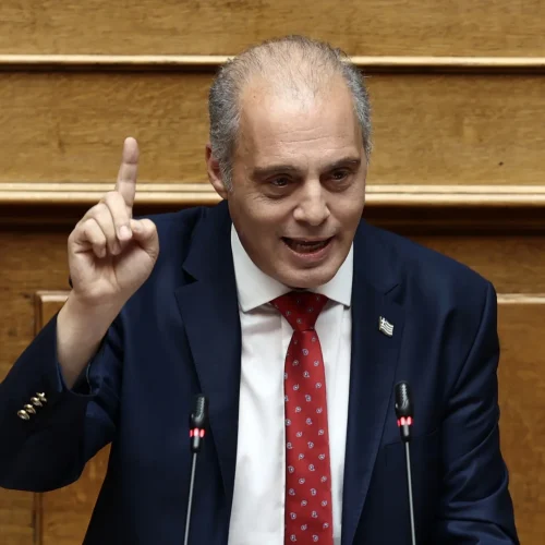 Αποκάλυψη Κ.Βελόπουλου: Ο ελεγκτής λέει ότι στις 19:40 επιθεώρησε τραίνο που έφτασε στις 21:05!