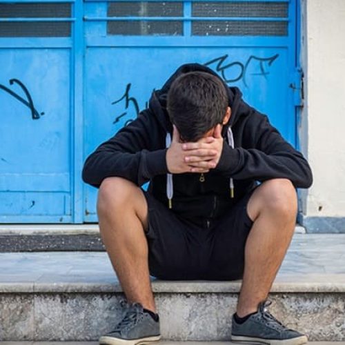 Βία ανηλίκων: 14χρονοι «ξυλοφόρτωσαν» μαθητή στο σχολείο του