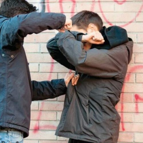 Πάτρα: Άγριο επεισόδιο με 15 άτομα να χτυπούν δύο 16χρονους με κλειδιά