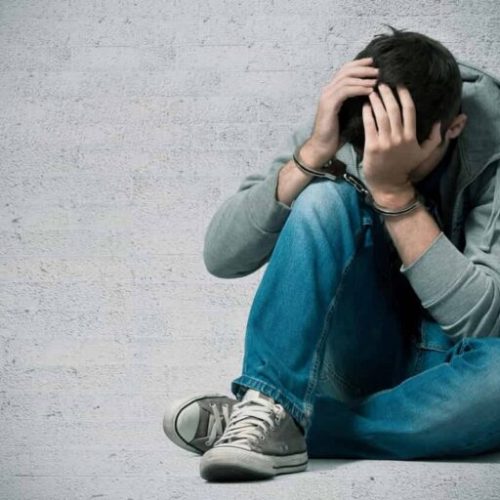 «Ανατριχιαστική» κατάθεση μαθητή για τον γυμνασιάρχη που κατηγορείται για βιασμό και πορνογραφία ανηλίκων