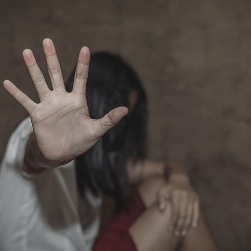 Αγριος ξυλοδαρμός γυναίκας από τον σύζυγό της πάνω σε πλοίο
